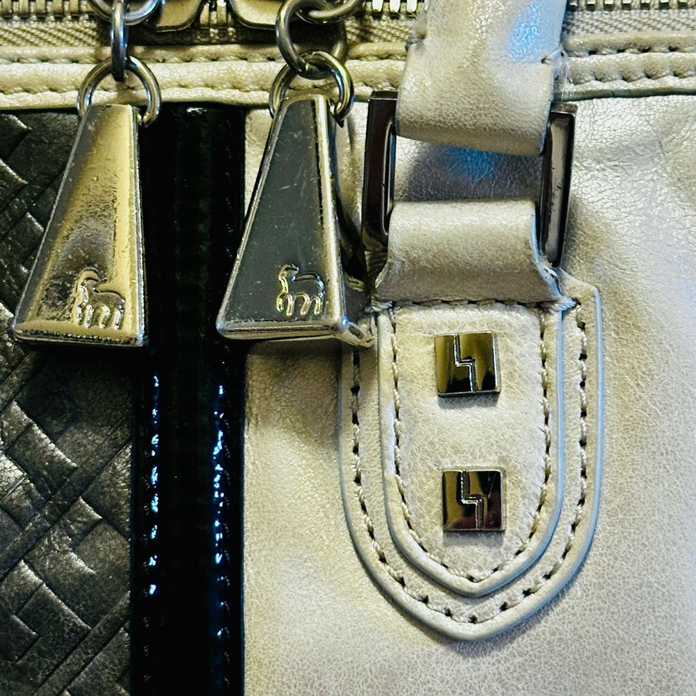 L.A.M.B. y2k Vintage Elegant White, Gray and Black Handbag - Picture 5 of 9